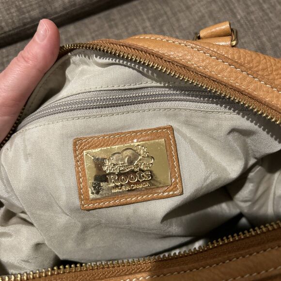 Roots Leather Leader Overnight Bag Duffle Carry On Banff Natural Color Small - Picture 15 of 16